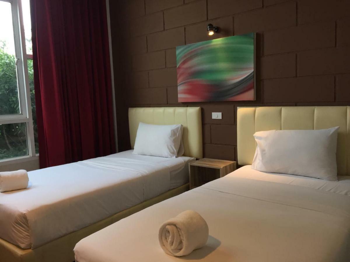 The Zell Hotel Buriram Kültér fotó