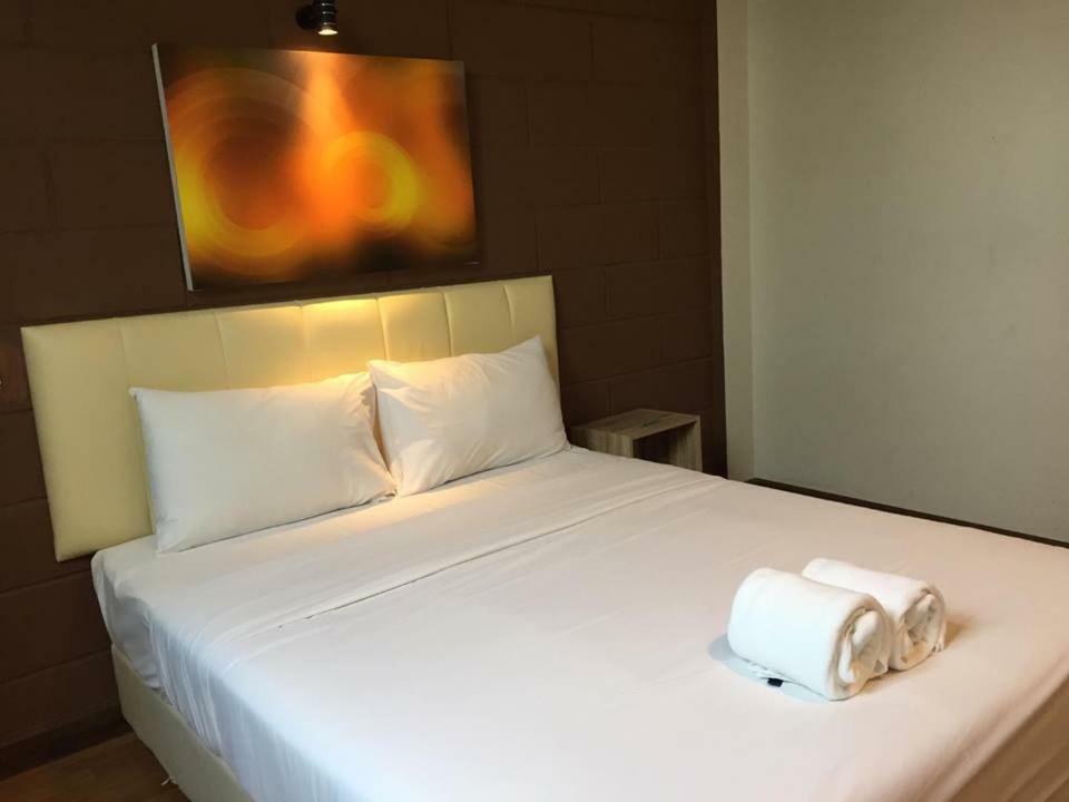 The Zell Hotel Buriram Kültér fotó
